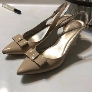 Lilly Pulitzer nude kitten heel